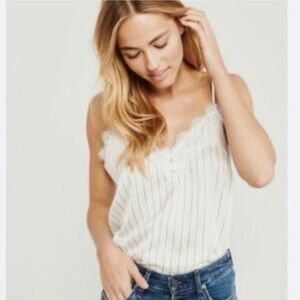 Abercrombie & Fitch Women's White and Navy Striped Cami